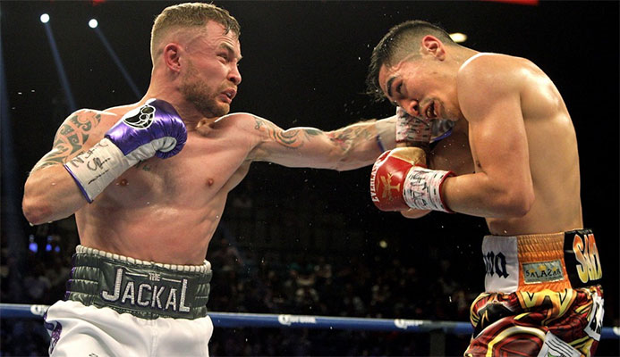 Carl Frampton, left, was a generous loser against Leo Santa Cruz ©Getty Images